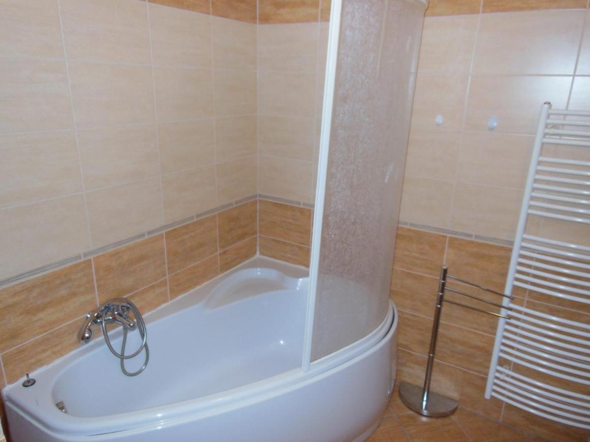 Apartman Slavkov Home & Parking Nová Lesná Exterior foto