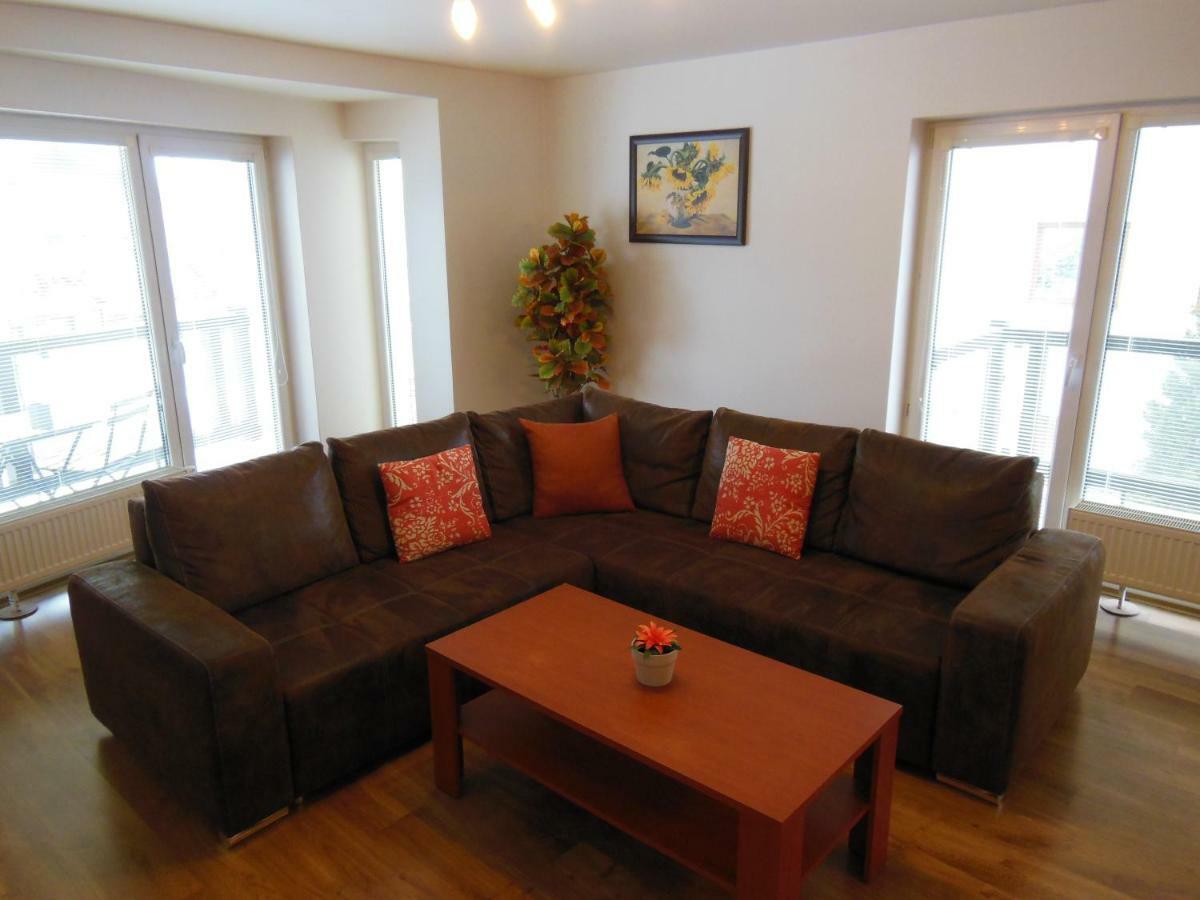 Apartman Slavkov Home & Parking Nová Lesná Exterior foto